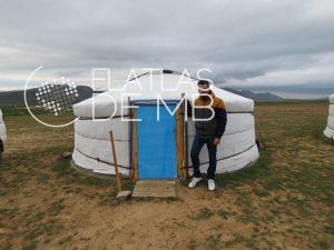 Un día con una familia nómada en Mongolia: GOBI y ERDENE ZUU [Etapa 7 Transiberiano]