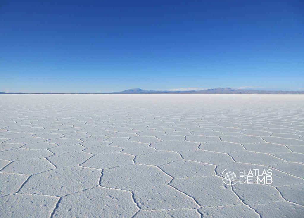 Visitar UYUNI, el espejo de sal en las nubes