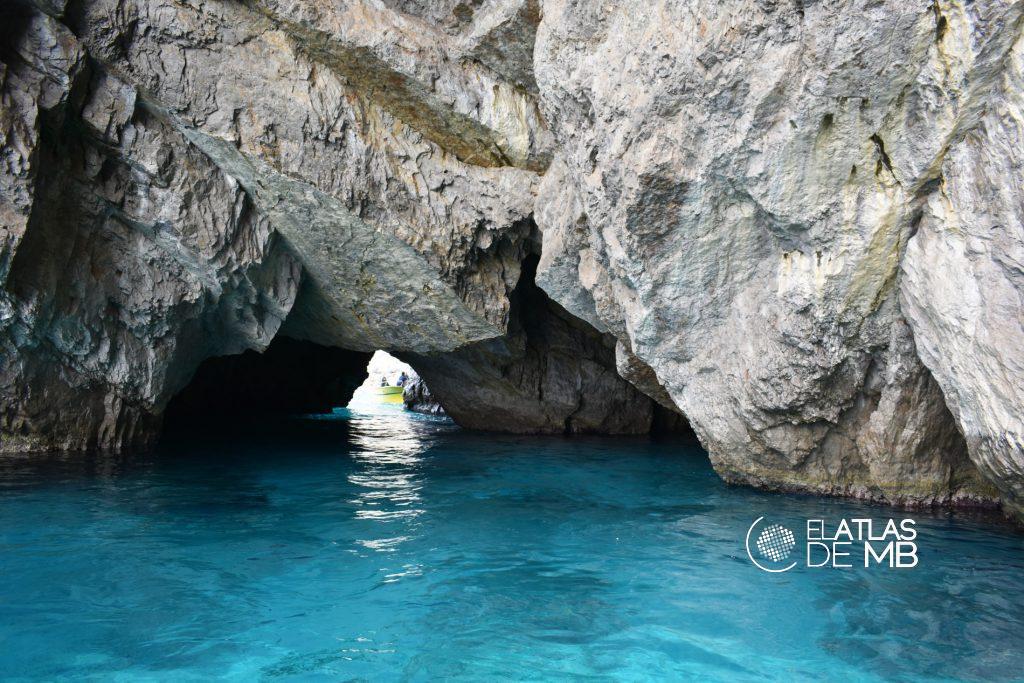 Azul CAPRI y el mar de Campania: Isquia, Procida